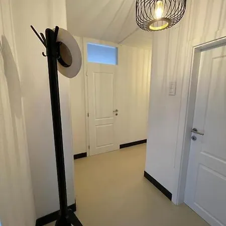 Lovely 2 Bedroom *