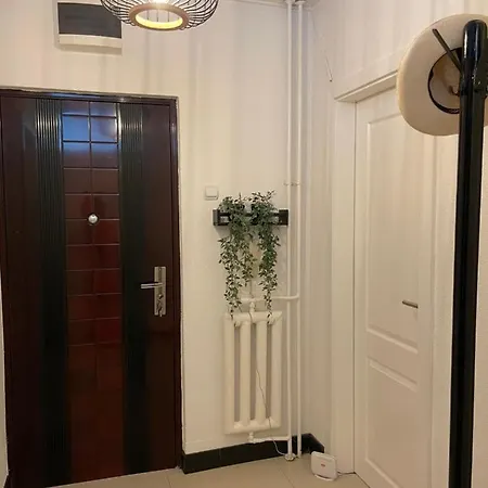Lovely 2 Bedroom Διαμέρισμα Τούζλα