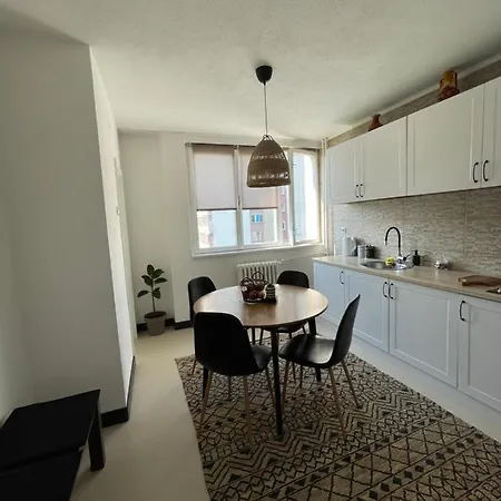 Lovely 2 Bedroom * Τούζλα