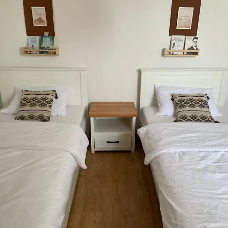 Διαμέρισμα Lovely 2 Bedroom Τούζλα